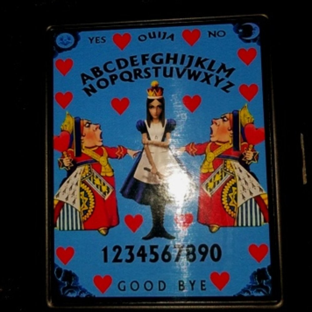Unique Alice in Wonderland Hearts Split Case